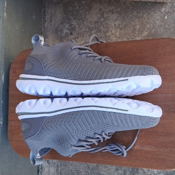 NIB- Propet Women's Travel Activ  Aviator Shoes- Sz 7 - Picture 5 of 9